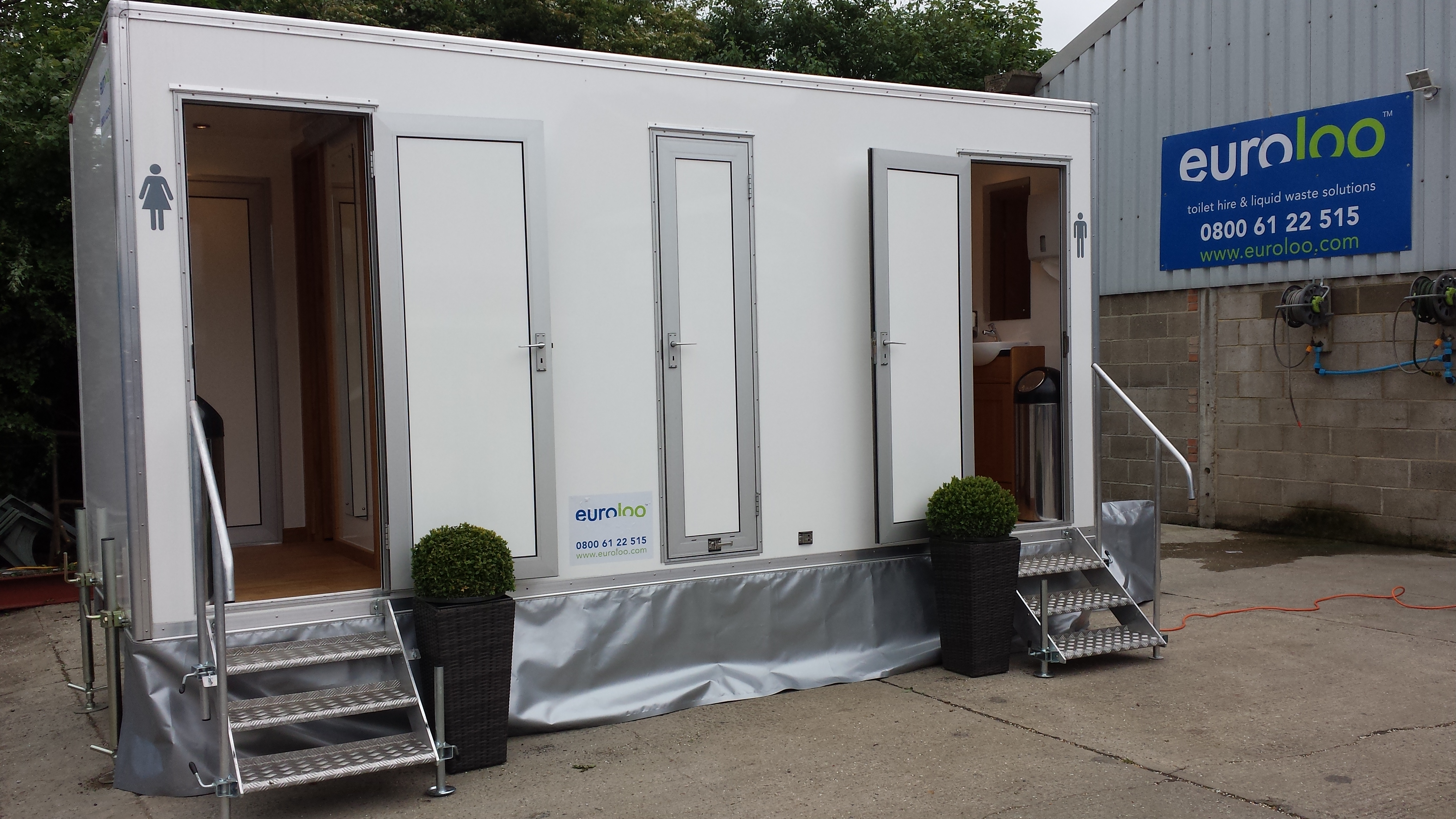 Luxury toilet hire Luxury toilet hire