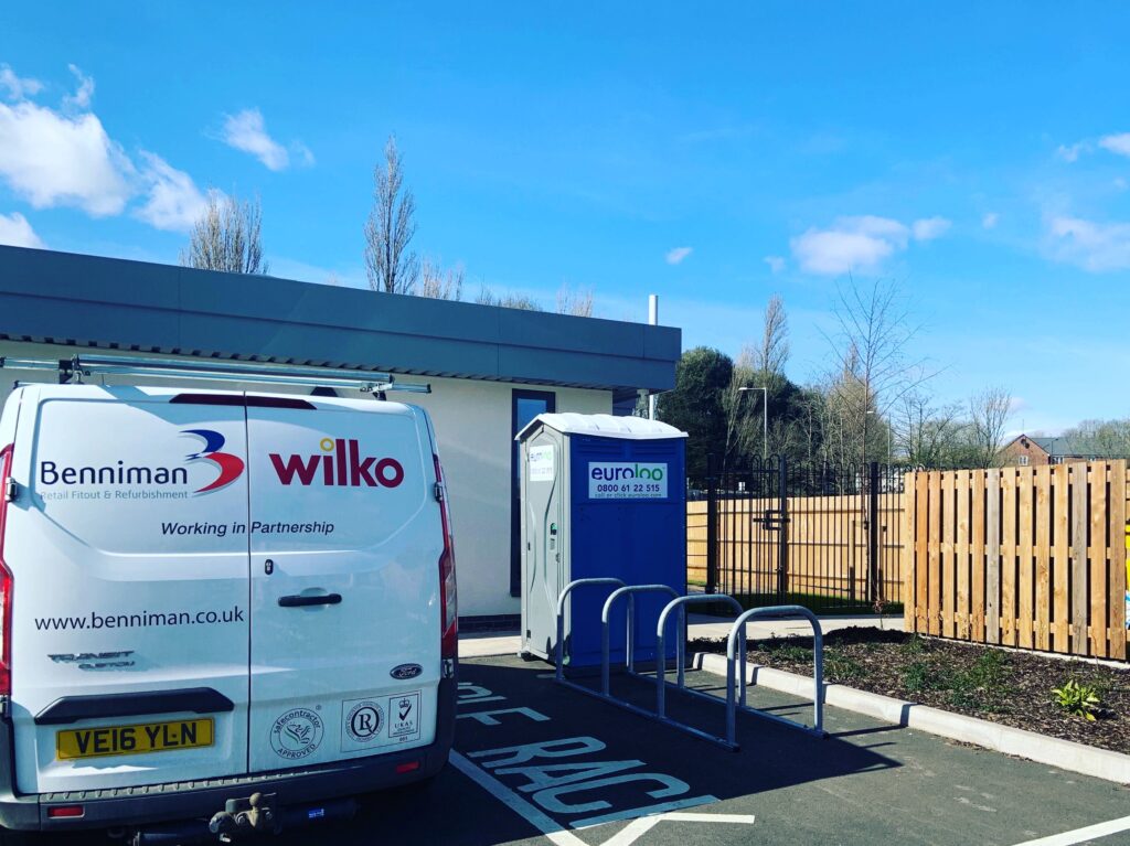 eco-friendly solutions: sustainable toilets and solar-powered site welfare units for construction contractors across the nation. Go green with euroloo 🌱🚽