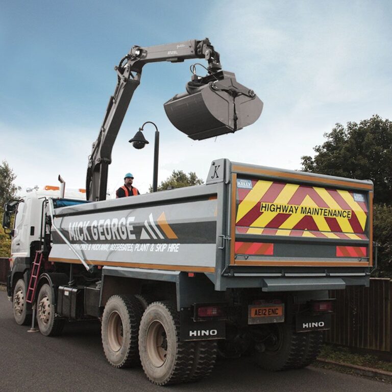 Grab Lorry Clearing Site For Uk Trade Contractors